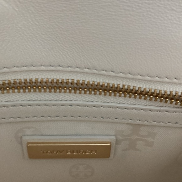 Tory Burch Gigi Ivory Patent Clutch Bag - Picture 3 of 6
